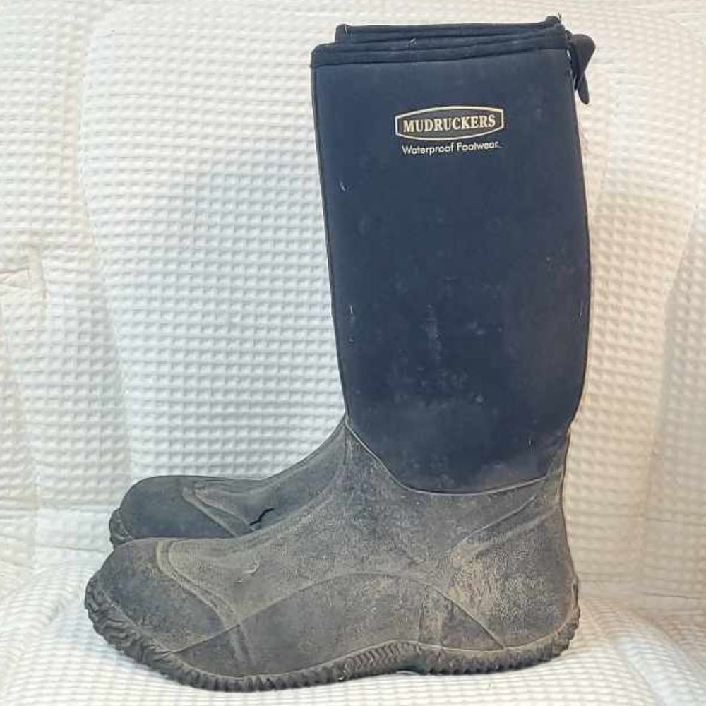 Mudruckers Waterproof Footwear Ladies size 10 men's 9 NO LONGER WATERPROOF